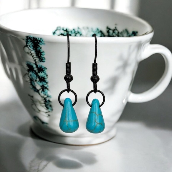 5 For $25💫Turquoise Teardrop Dangles Earrings - Picture 3 of 3